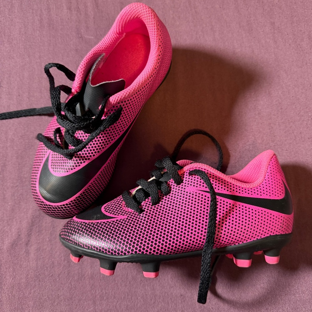 Nike Kids Shoes in Pink and Black